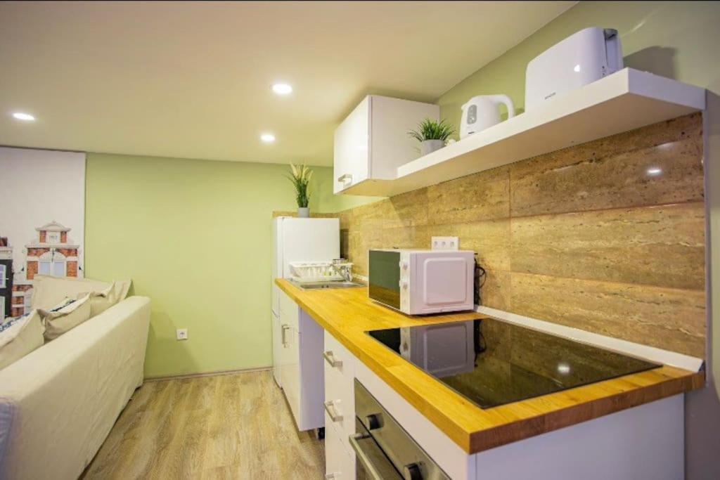 Cosy 2 Bedroom Flat In Akacfa St., Sol Budapeste Exterior foto